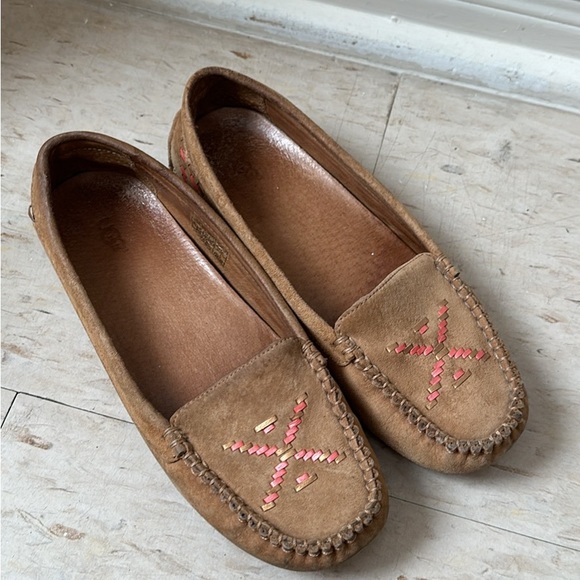 UGG RUSTIC WEAVE MOCCASINS - Picture 2 of 2